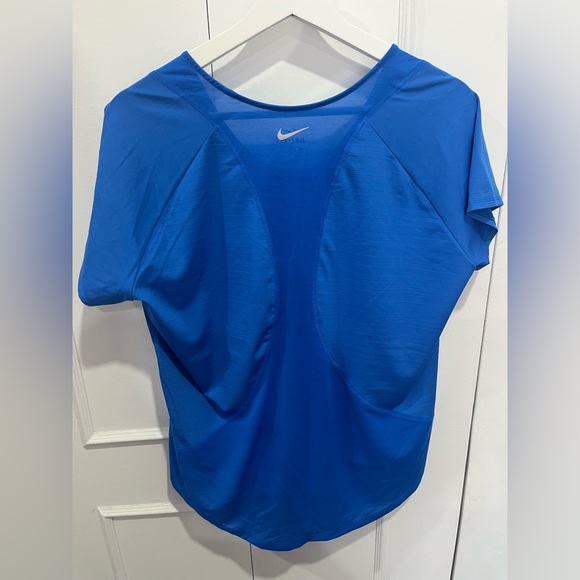 Nike Dri Fit Tee 💙 - Picture 4 of 5